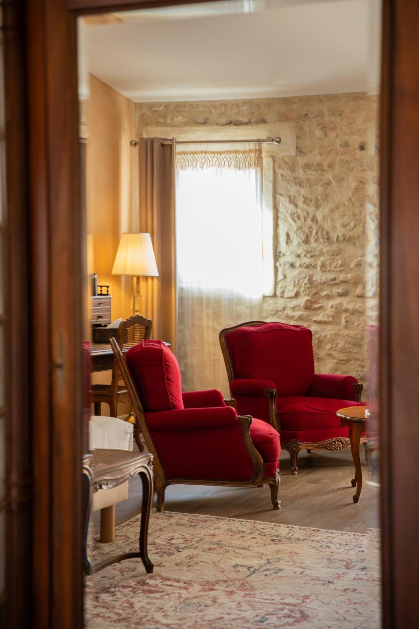 Solérieux Maison Roucas - Restaurant Et Chambres D'Hotes מראה חיצוני תמונה
